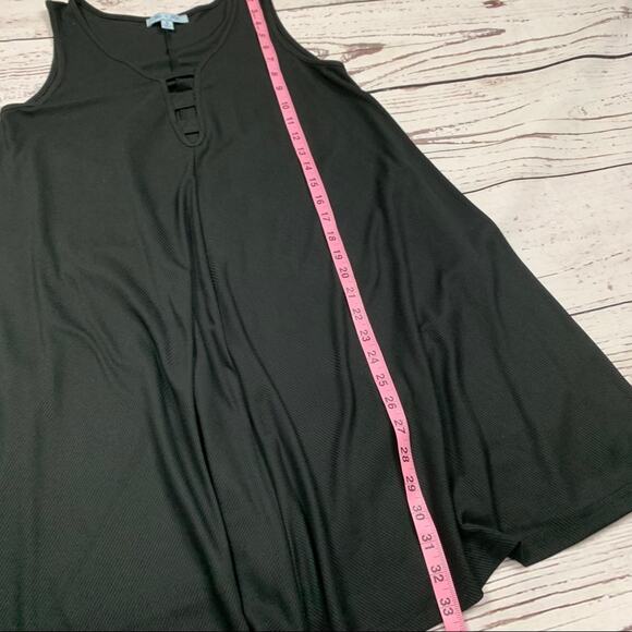 She and Sky black dress - Picture 5 of 6